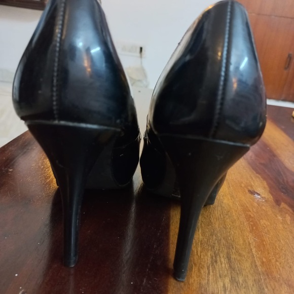 H&M black heels - Picture 4 of 5
